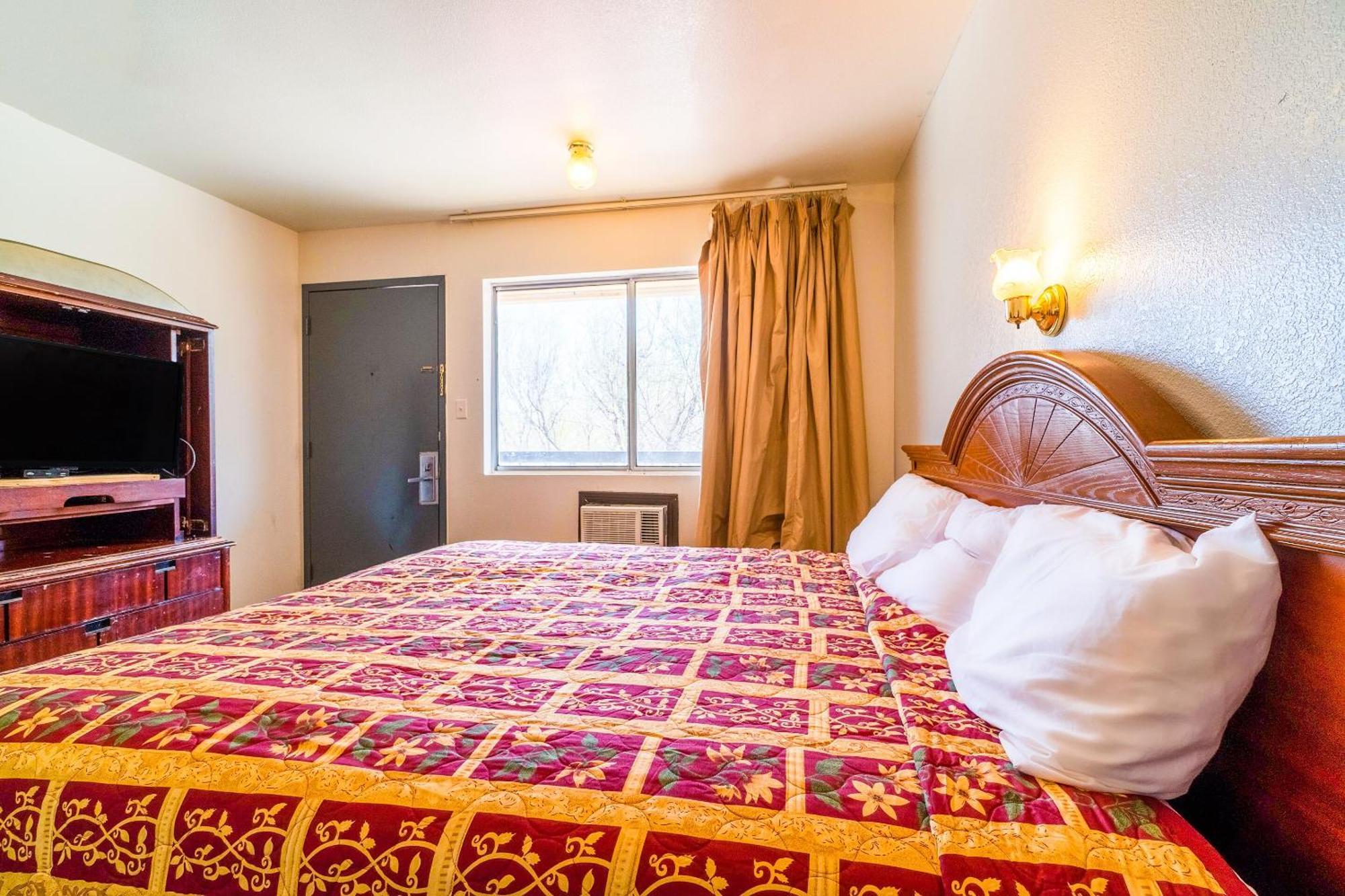 Castle Inn & Suites By Oyo Chickasha Extérieur photo