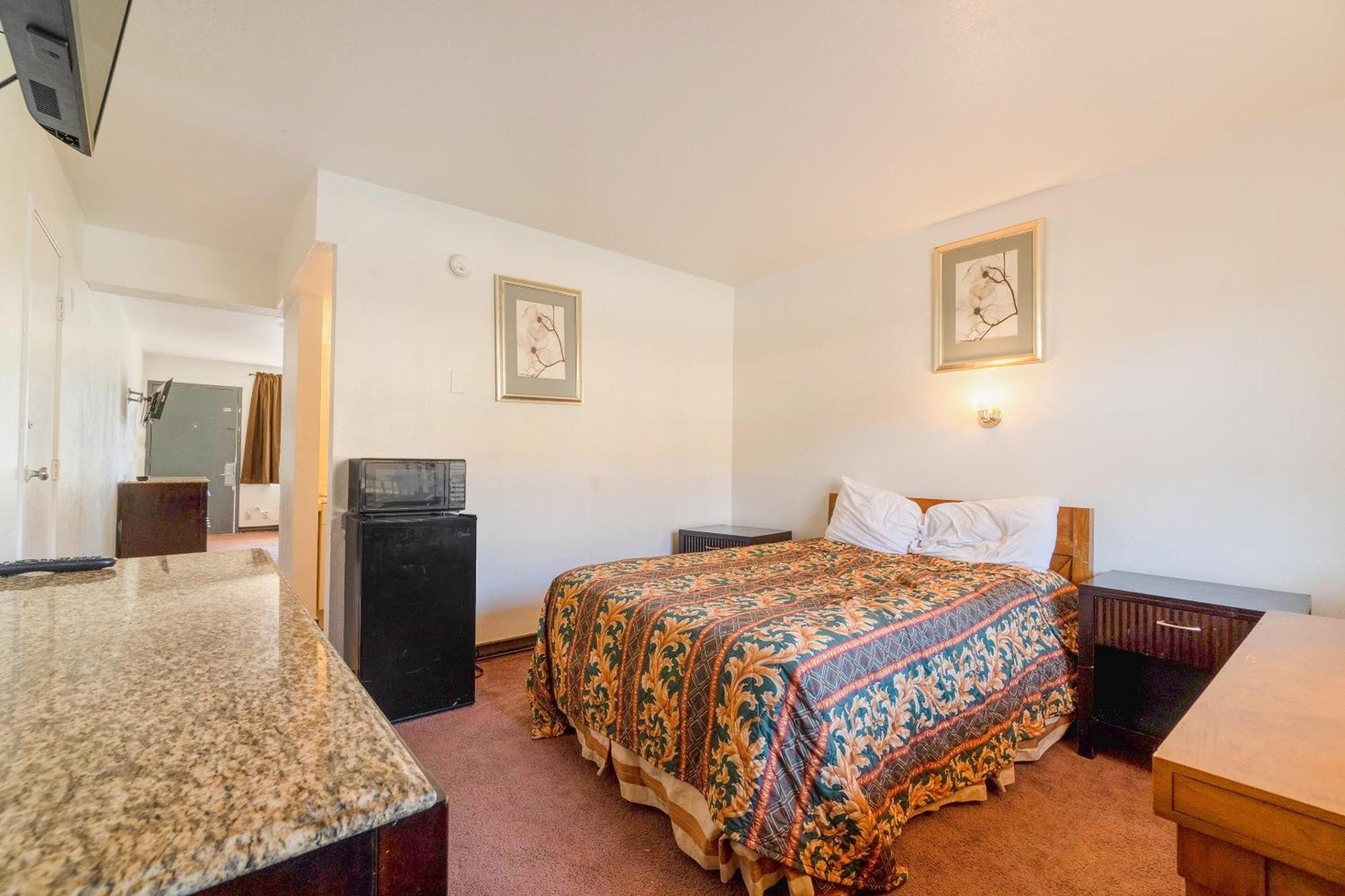 Castle Inn & Suites By Oyo Chickasha Extérieur photo
