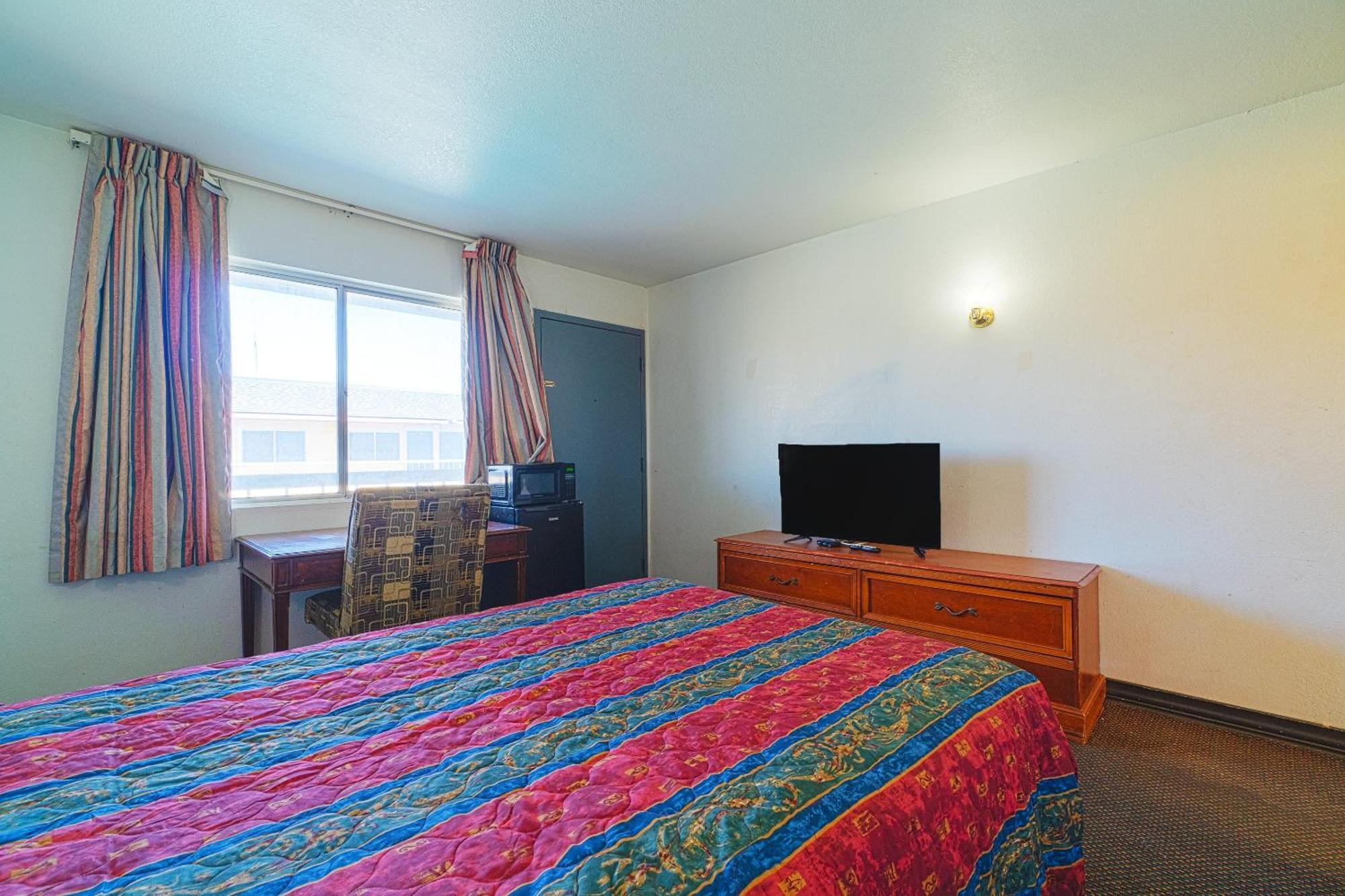 Castle Inn & Suites By Oyo Chickasha Extérieur photo