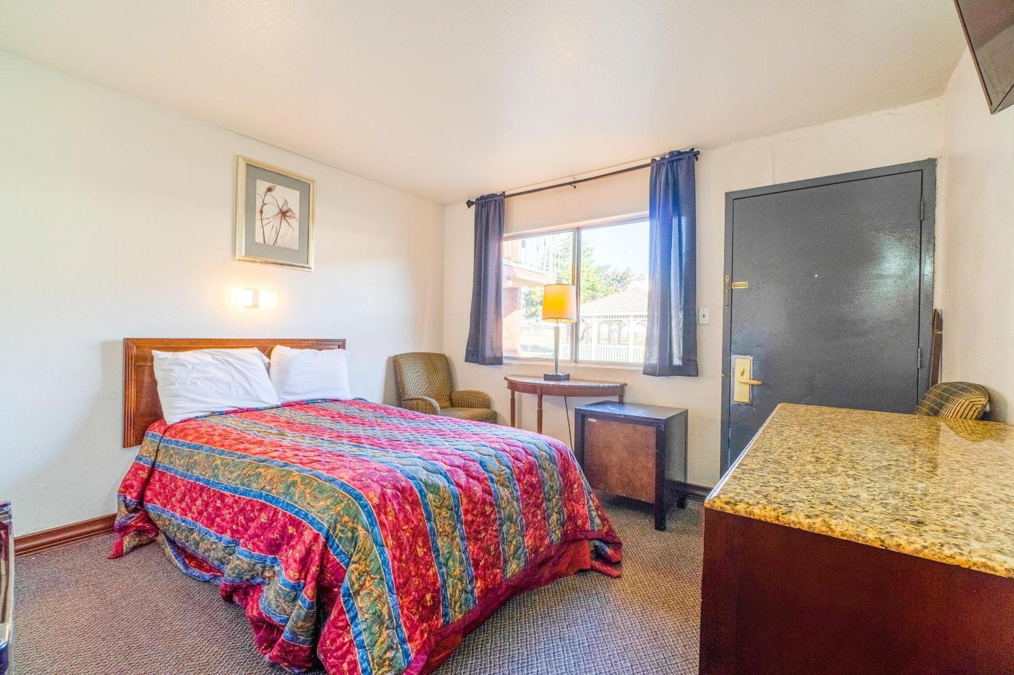 Castle Inn & Suites By Oyo Chickasha Extérieur photo