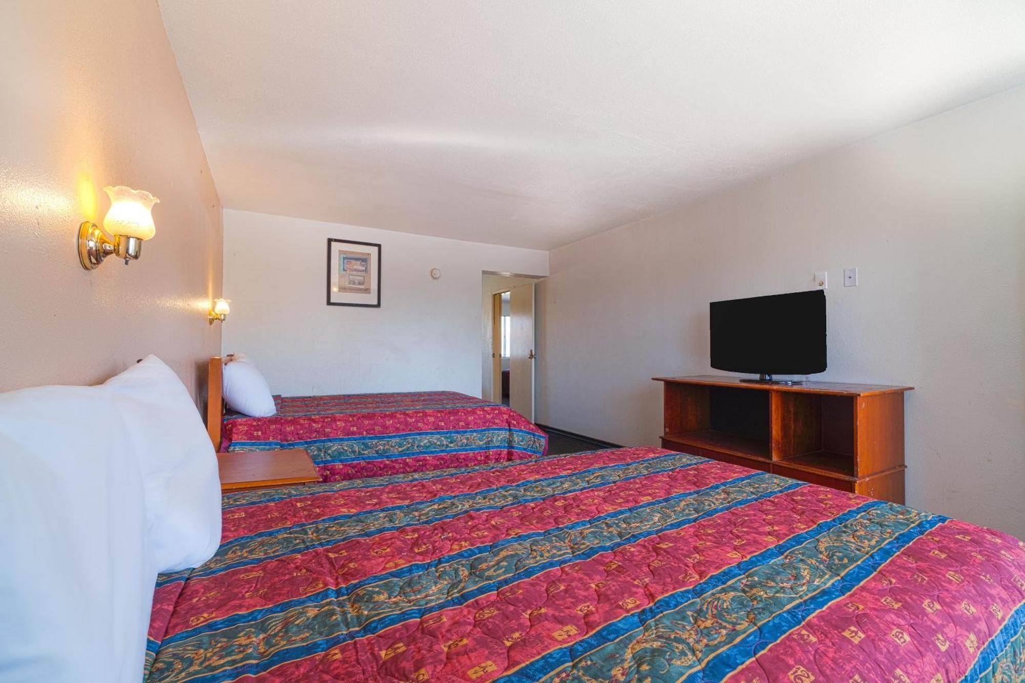 Castle Inn & Suites By Oyo Chickasha Extérieur photo