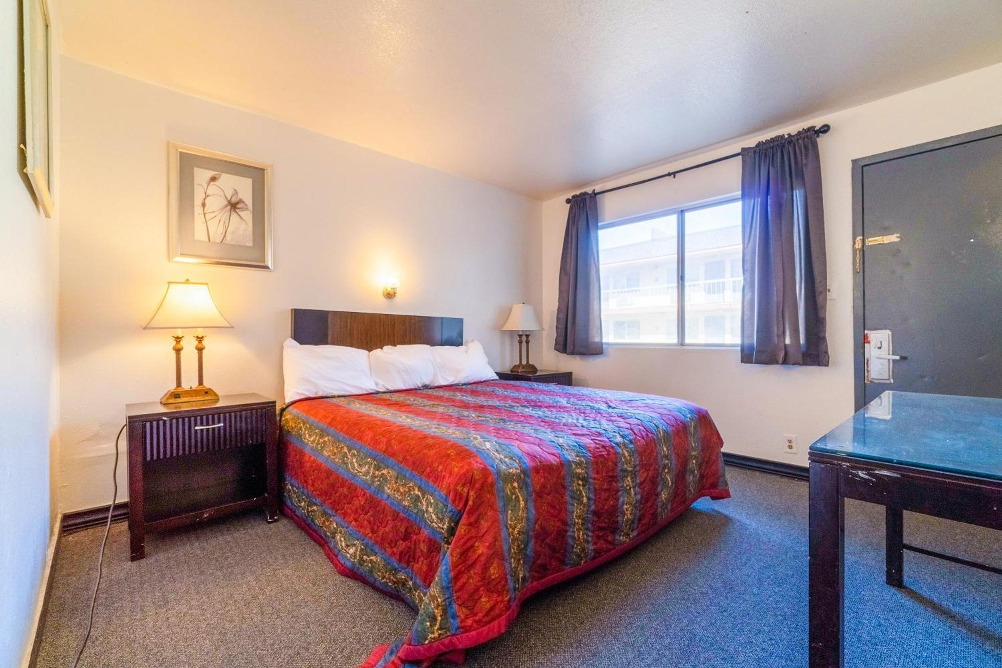 Castle Inn & Suites By Oyo Chickasha Extérieur photo