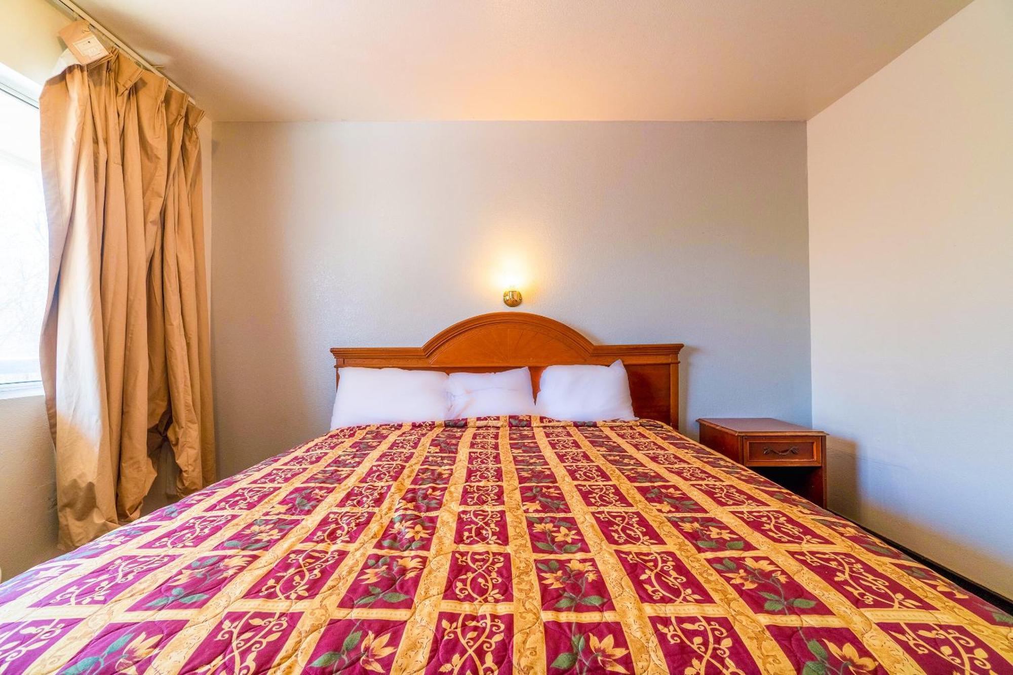 Castle Inn & Suites By Oyo Chickasha Extérieur photo