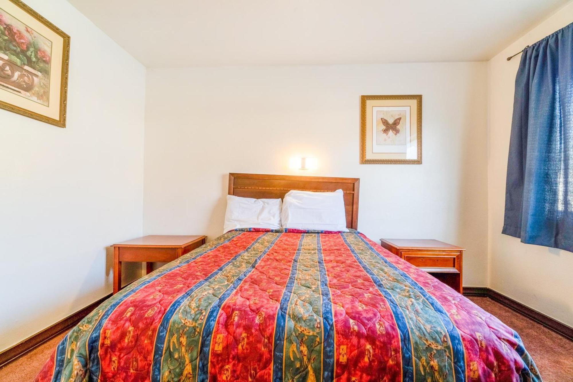 Castle Inn & Suites By Oyo Chickasha Extérieur photo