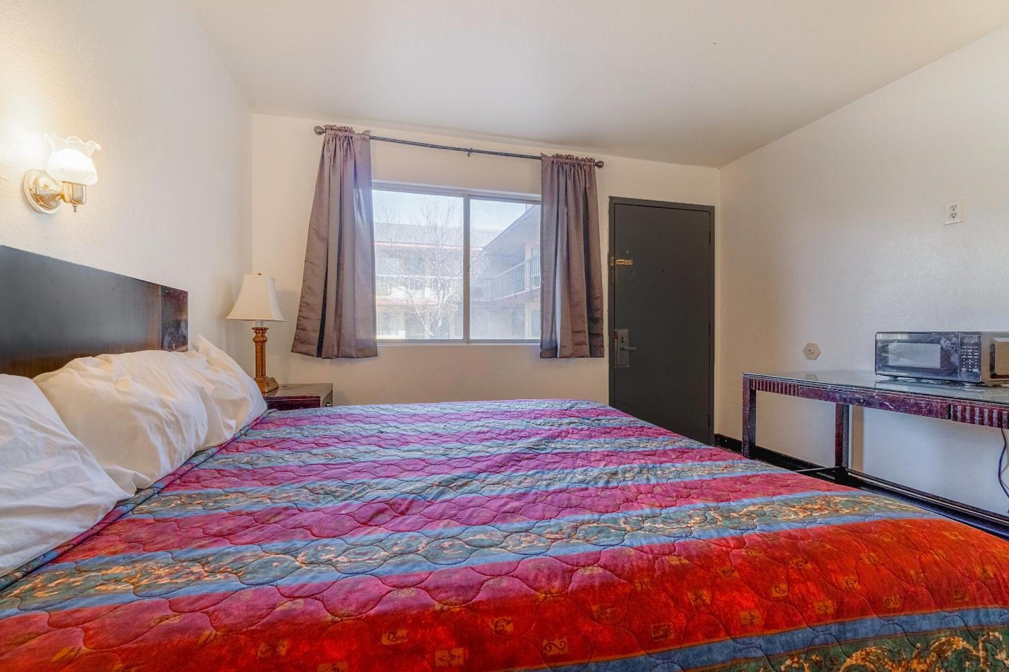 Castle Inn & Suites By Oyo Chickasha Extérieur photo