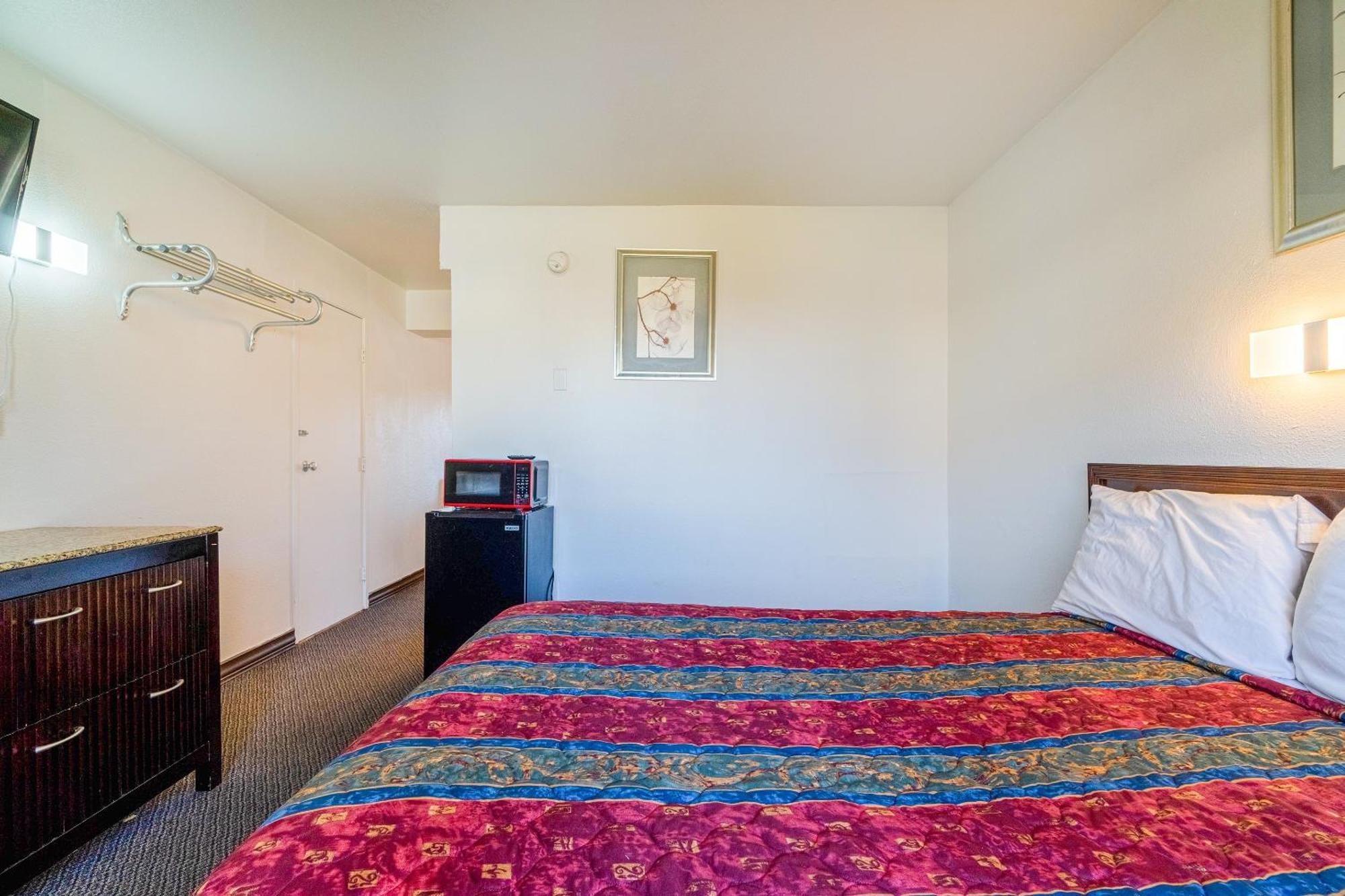 Castle Inn & Suites By Oyo Chickasha Extérieur photo